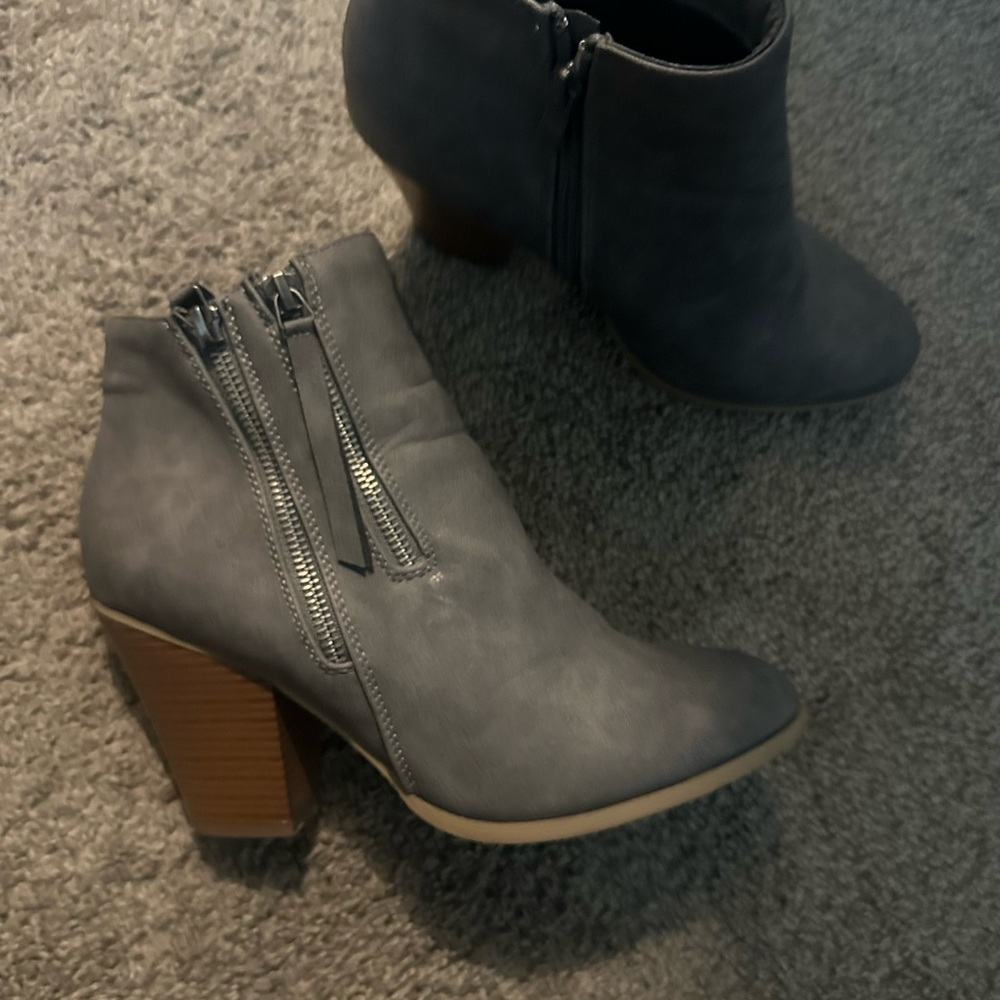 Stylish Gray Ankle Boots for Women